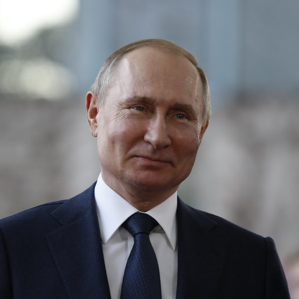 Владимир Путин упразднил Федеральное агентство по печати и массовым коммуникациям и Федеральное агентство связи