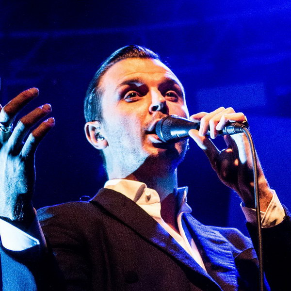 Hurts перенесли российский тур на будущую осень