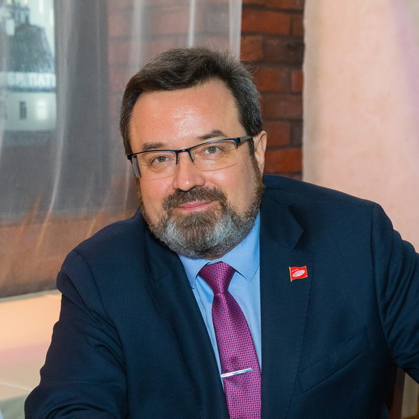 Евгений Сафронов рассказал, как выживают креативные и культурные индустрии, в подкасте «Эксперта» (Слушать)