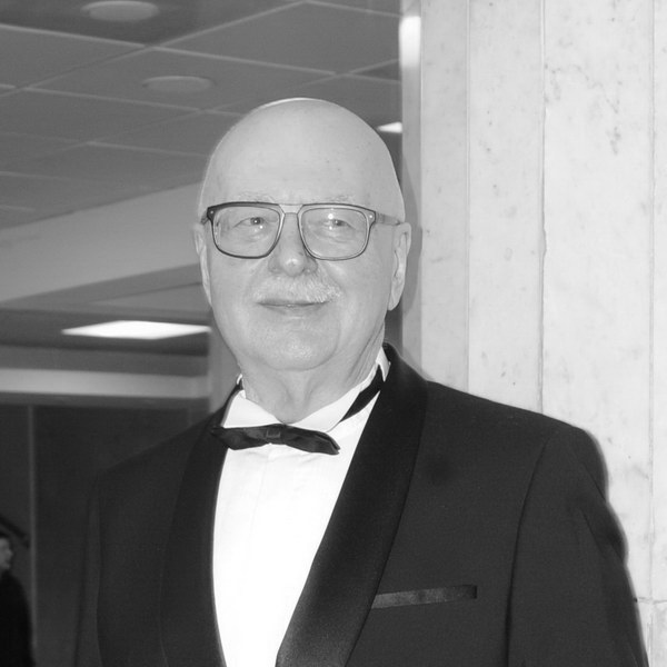 Аккомпаниатор Иосифа Кобзона Алексей Евсюков умер от коронавируса