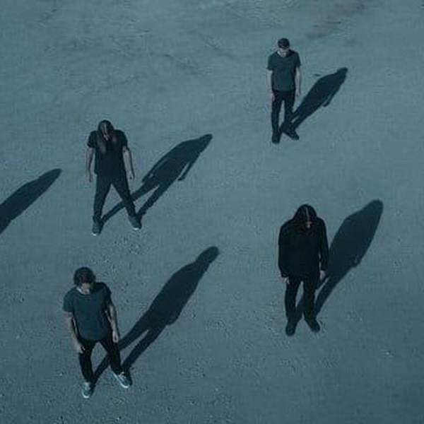 Foo Fighters показали беззаботных подростков и строгих взрослых (Видео)