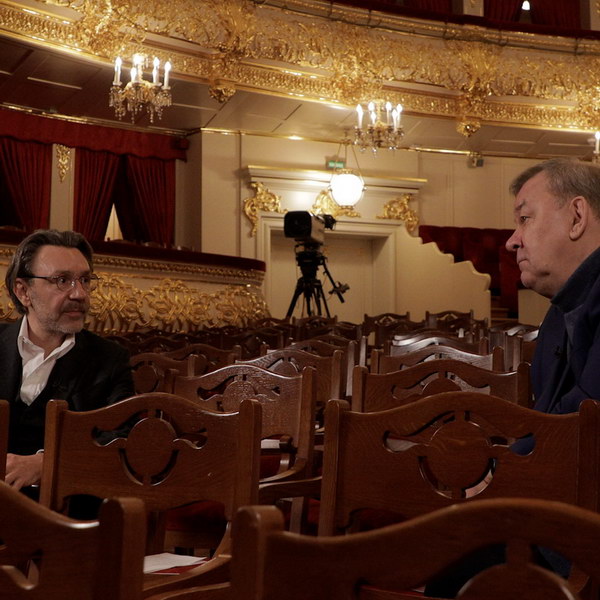 Сергей Шнуров поговорит о «Мире после» с Мариной Лошак и Владимиром Уриным на IVI