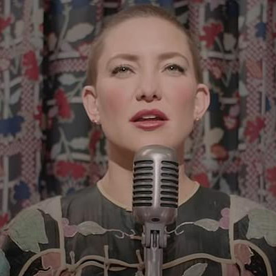 Кейт Хадсон исполнила заглавную песню фильма «Мьюзик» (Видео)