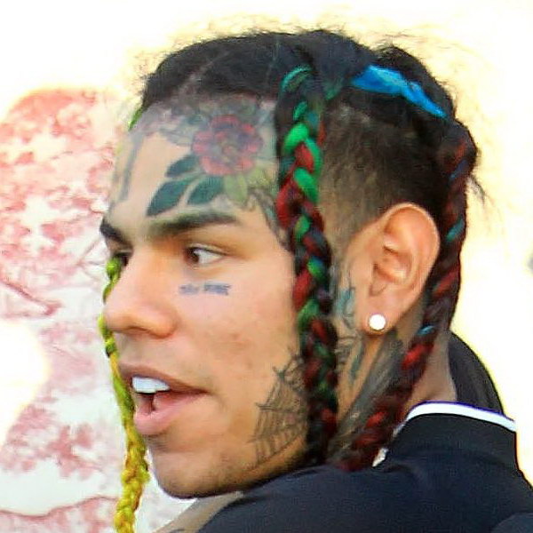 Tekashi69 сравнивают с Джокером в трейлере документального сериала о нем (Видео)