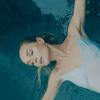 Рецензия: Полина Гагарина - «Вода». Мокрая девочка танцует