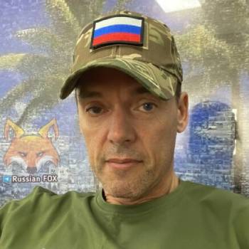 «Гардемарина» Михаила Мамаева не пустили на телеканал «Россия 1» в бейсболке с триколором