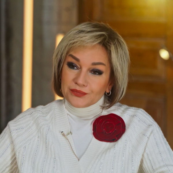 Татьяна Буланова расплакалась в новом ток-шоу Елены Ханги